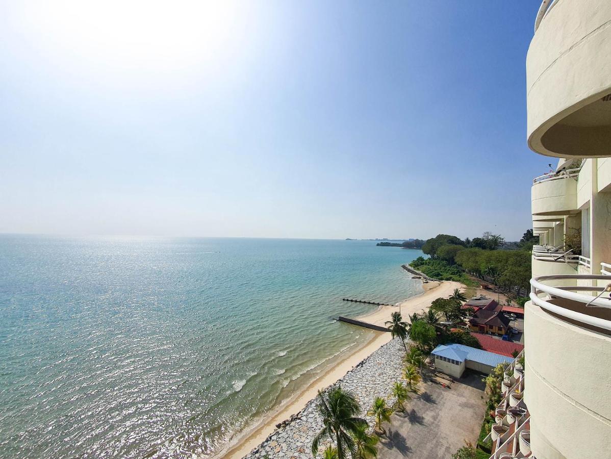 'Newly Refurbished' 'Sunny Seaview' At Regency With 2 Carpark By Shine Stay Port Dickson Exterior foto